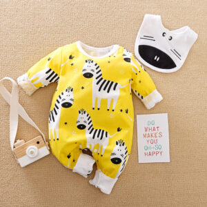 Traje amarillo para bebé con diseño de cebras